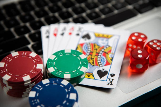 Live-dealer table interface in Featured Games section